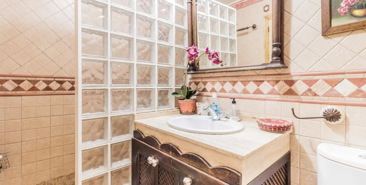 Sale of townhouse in Estepona 15