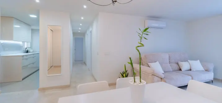 Продажа апартаментов на среднем этаже в Fuengirola 0