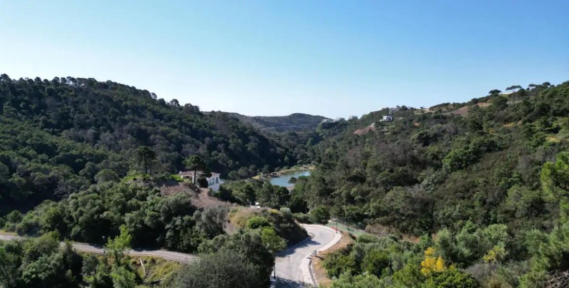 Продажа  жилого участка в Benahavís 1