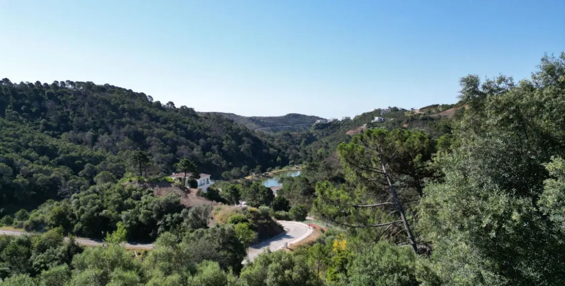 Продажа  жилого участка в Benahavís 3