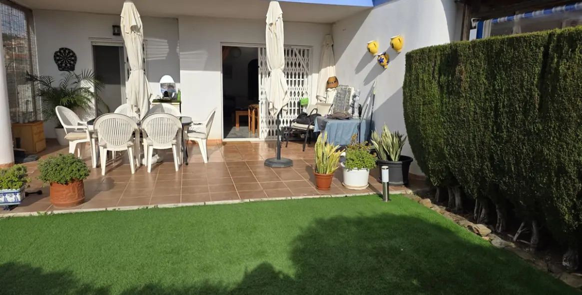 Sale of ground floor apartment in El Faro 2