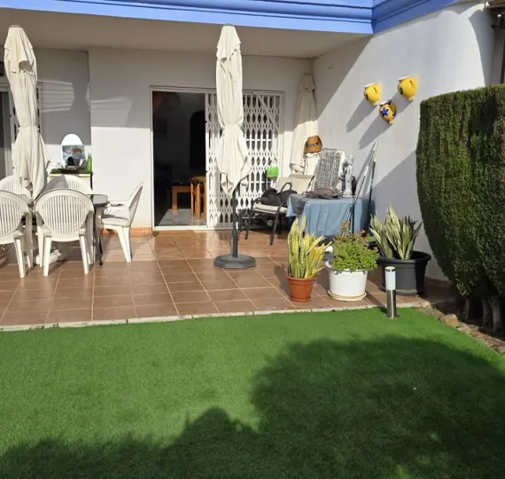 Sale of ground floor apartment in El Faro