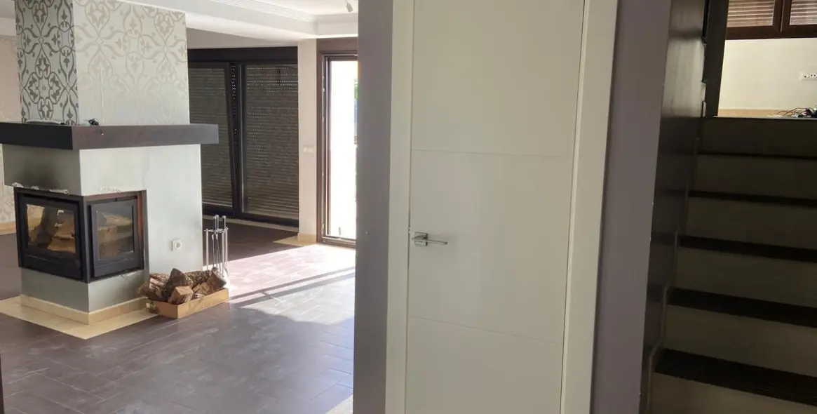 Sale of penthouse duplex in Estepona 6