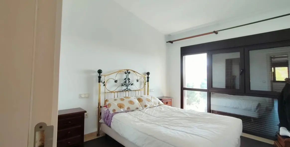 Продажа двухуровневого пентхауса в Estepona 21