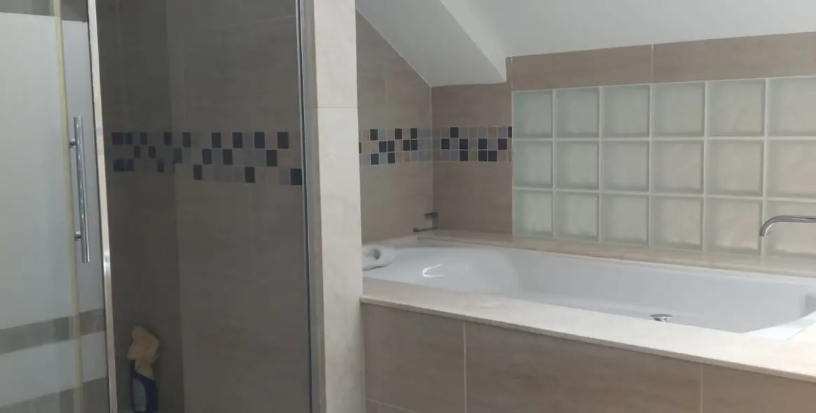 Продажа двухуровневого пентхауса в Estepona 27