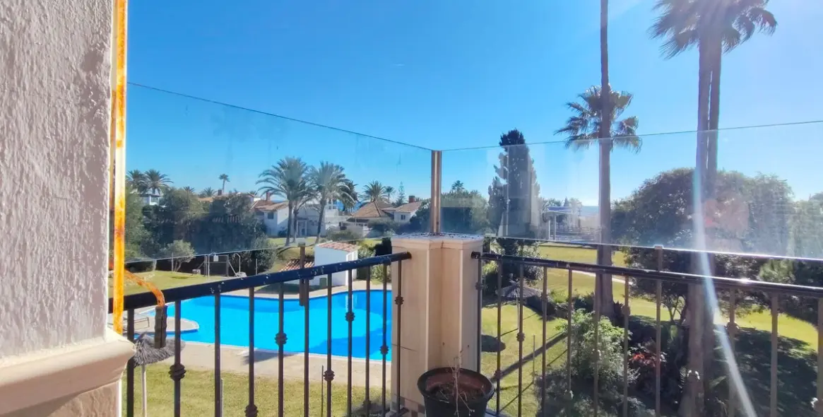 Продажа двухуровневого пентхауса в Estepona 35