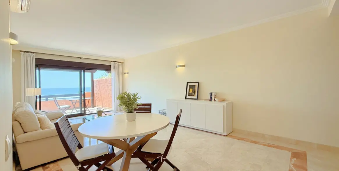 Продажа апартаментов на среднем этаже в Estepona 10