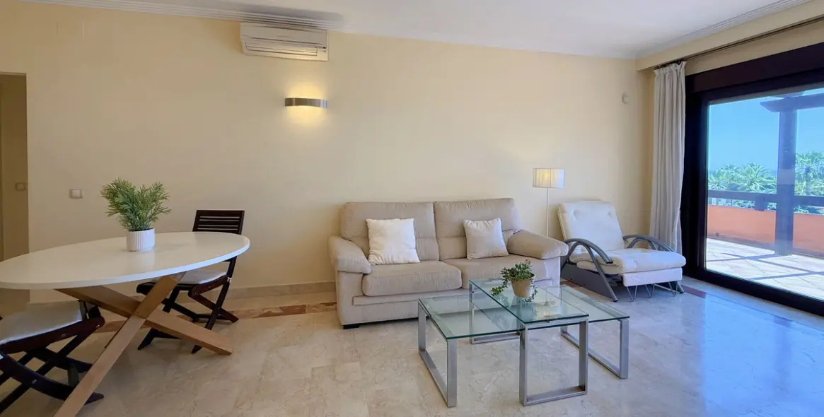 Продажа апартаментов на среднем этаже в Estepona 14