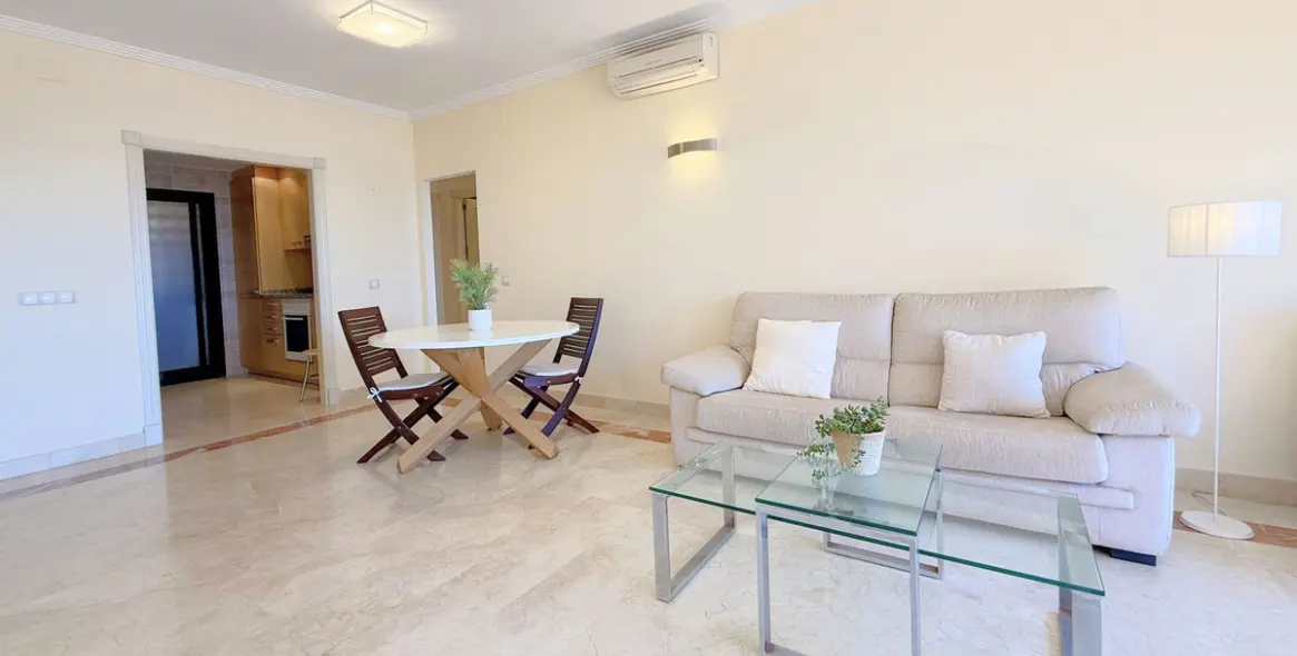 Продажа апартаментов на среднем этаже в Estepona 15