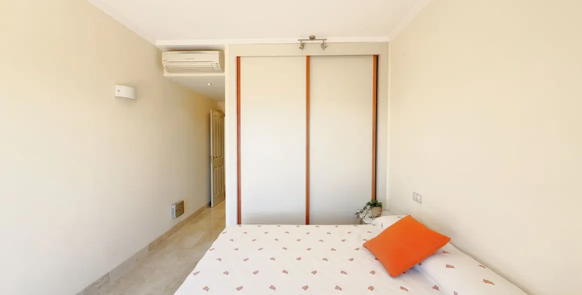 Продажа апартаментов на среднем этаже в Estepona 20