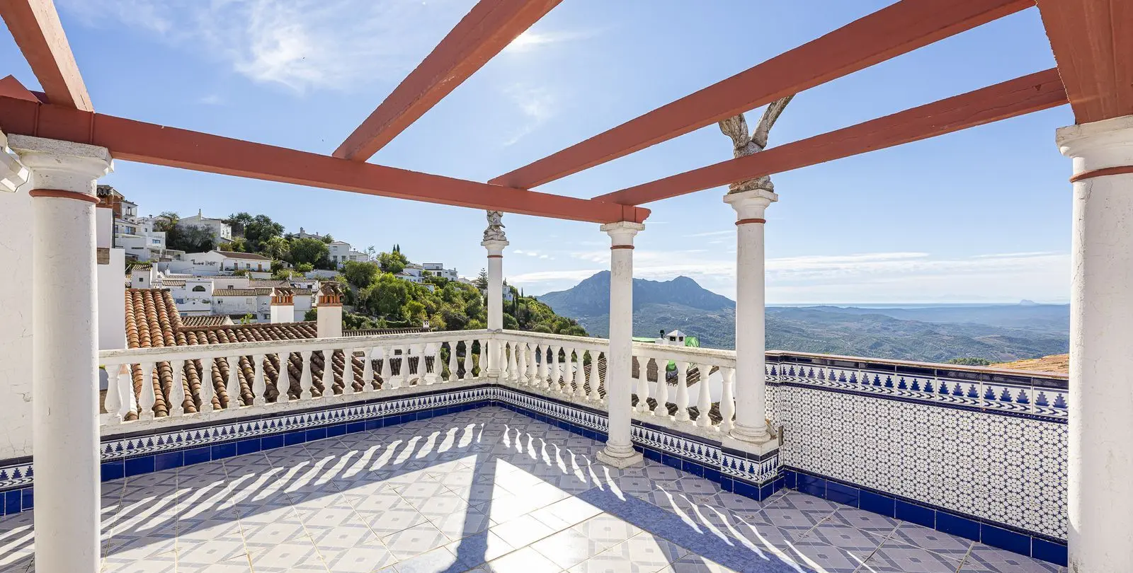 Sale of townhouse in Gaucín 1