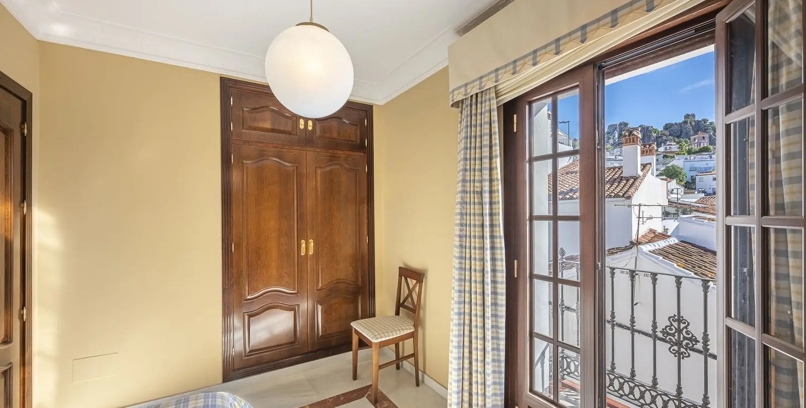 Sale of townhouse in Gaucín 11