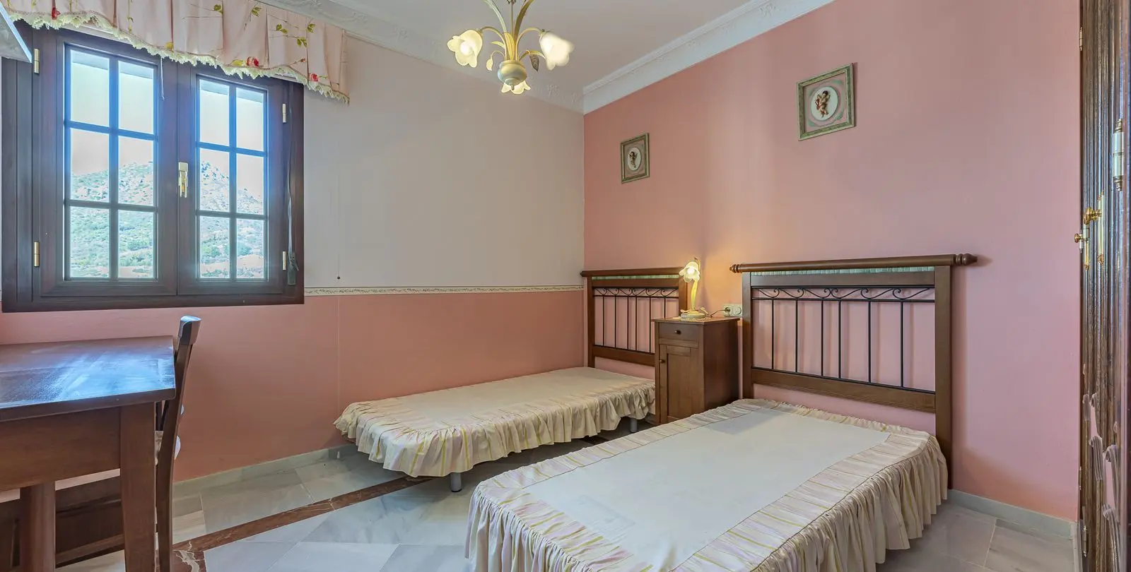 Sale of townhouse in Gaucín 12
