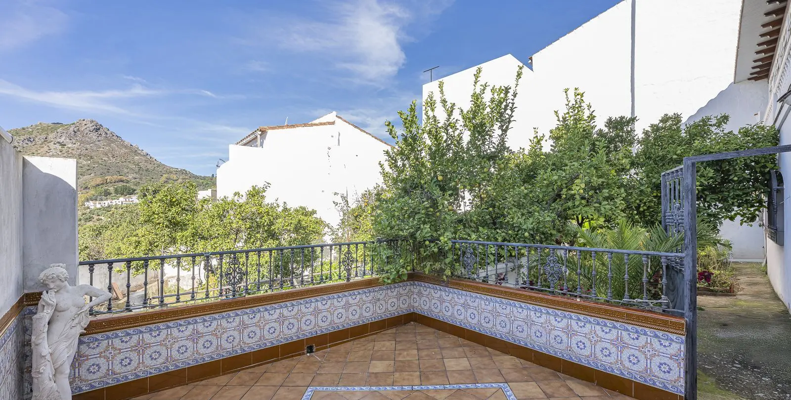 Sale of townhouse in Gaucín 22