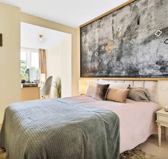 Sale of middle floor apartment in Elviria