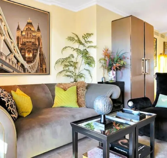 Sale of middle floor apartment in Elviria