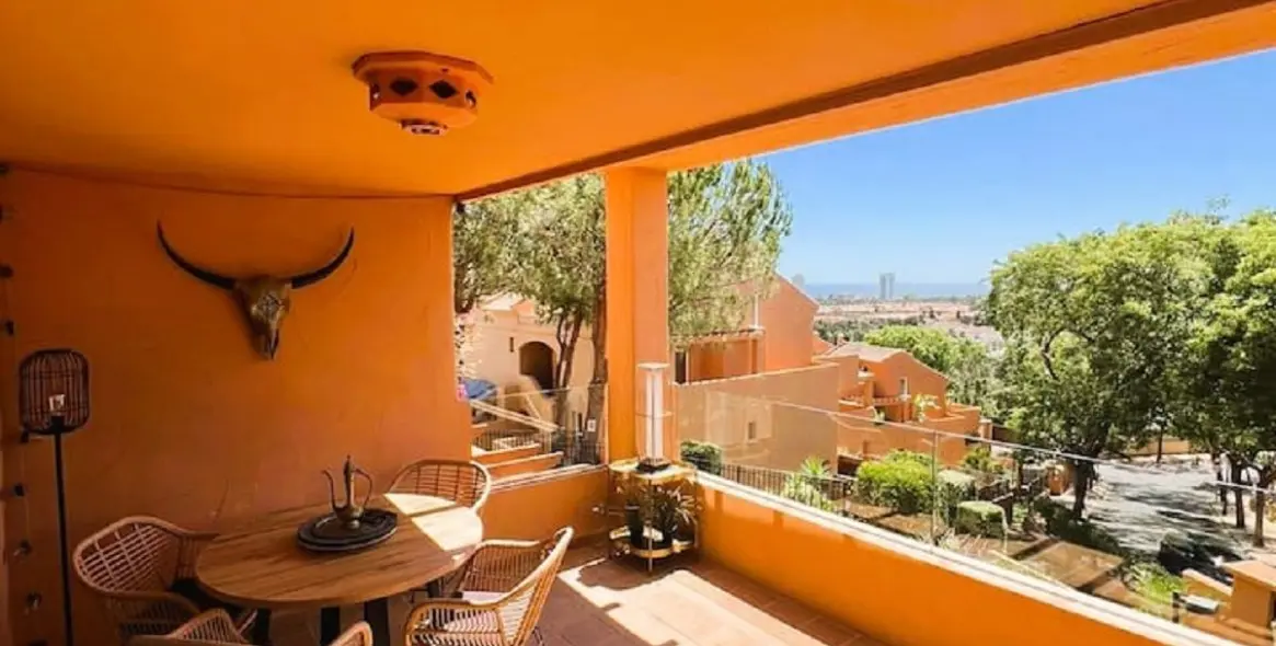 Sale of middle floor apartment in Elviria 7