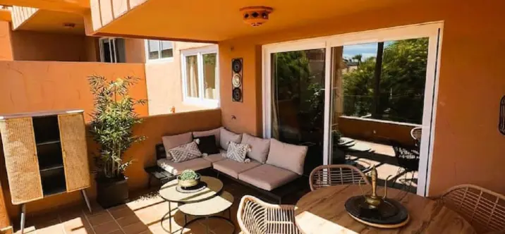 Продажа апартаментов на среднем этаже в Elviria 0