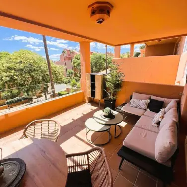 Продажа апартаментов на среднем этаже в Elviria