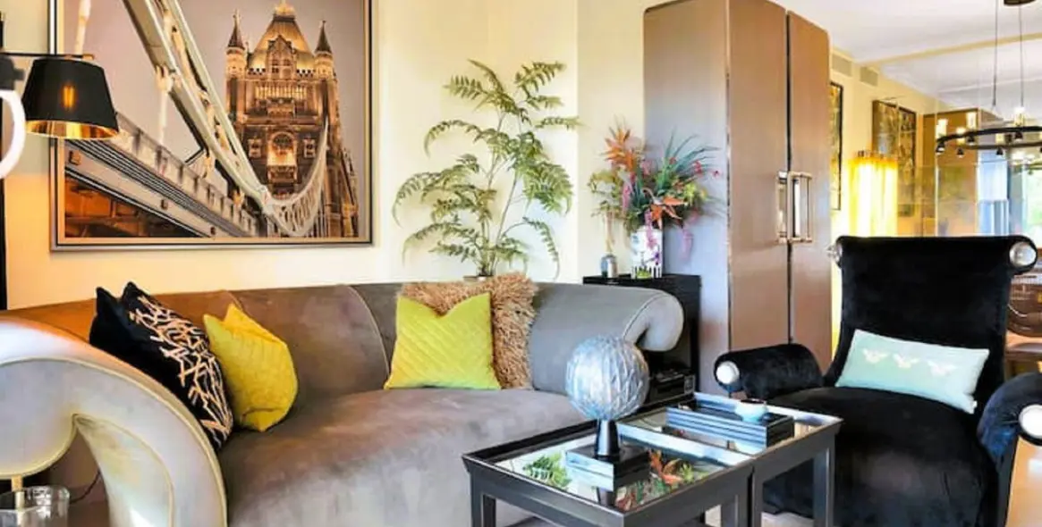 Sale of middle floor apartment in Elviria 5