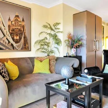 Продажа апартаментов на среднем этаже в Elviria