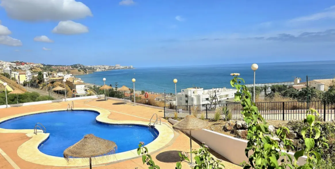 Продажа апартаментов на среднем этаже в Fuengirola 1