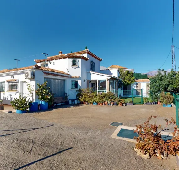 Sale of detached villa in Arenas