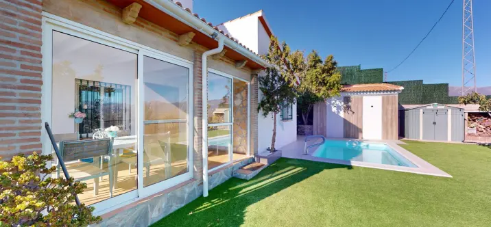 Sale of detached villa in Arenas 4