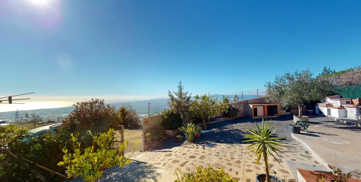 Sale of detached villa in Arenas 35