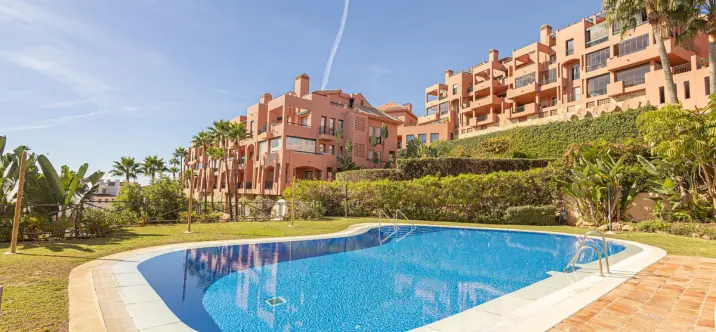 Sale of ground floor apartment in Calahonda 1