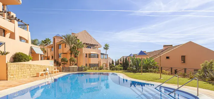 Sale of ground floor apartment in Calahonda 2