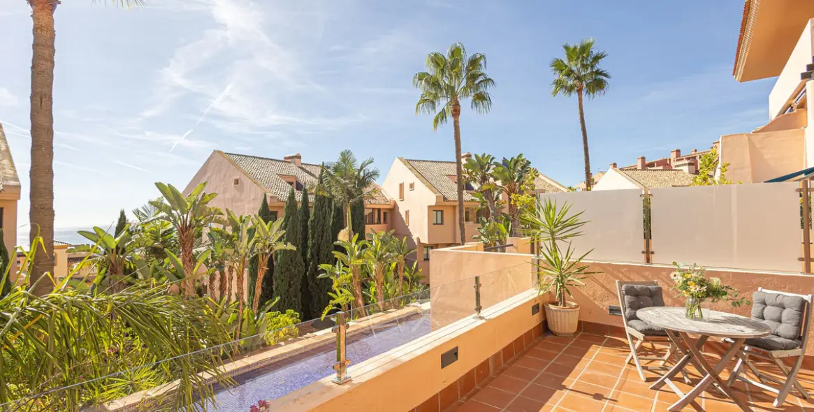 Sale of ground floor apartment in Calahonda 4