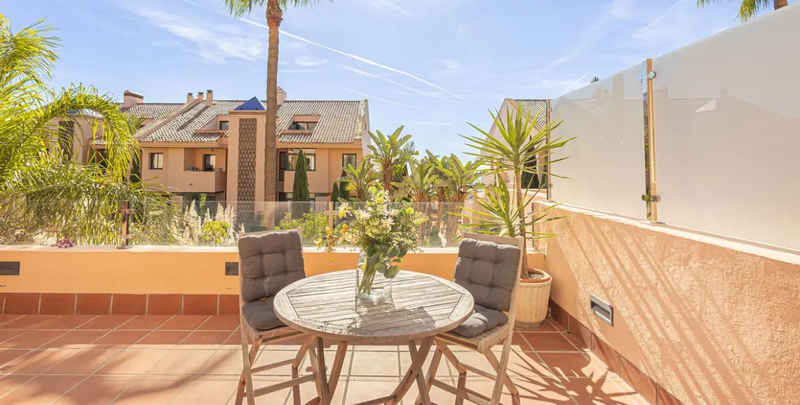 Sale of ground floor apartment in Calahonda 5