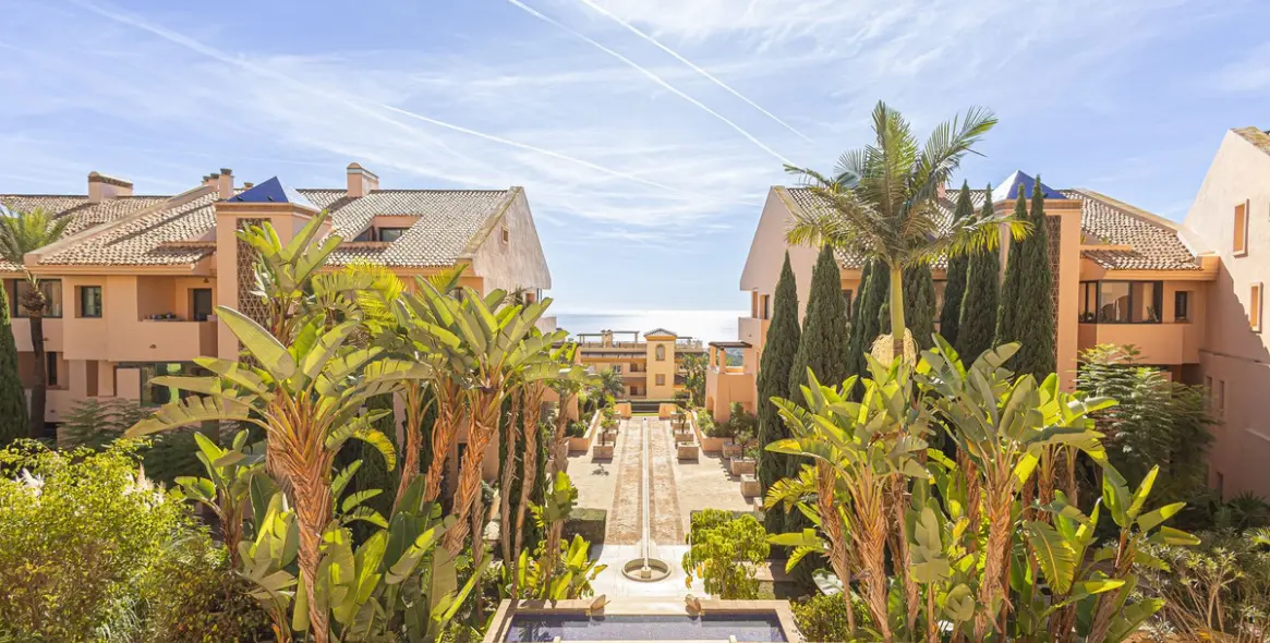 Sale of ground floor apartment in Calahonda 19