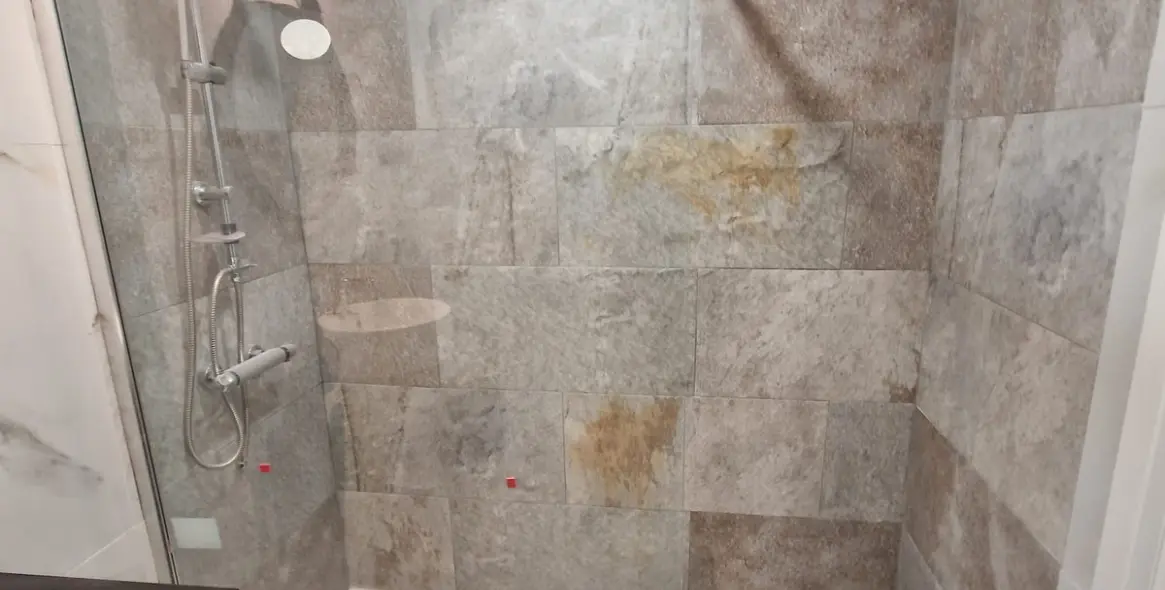 Venta de apartamento en planta media en Estepona 6