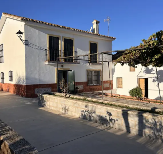 Sale of finca - cortijo in Pizarra