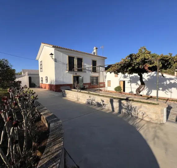 Sale of finca - cortijo in Pizarra