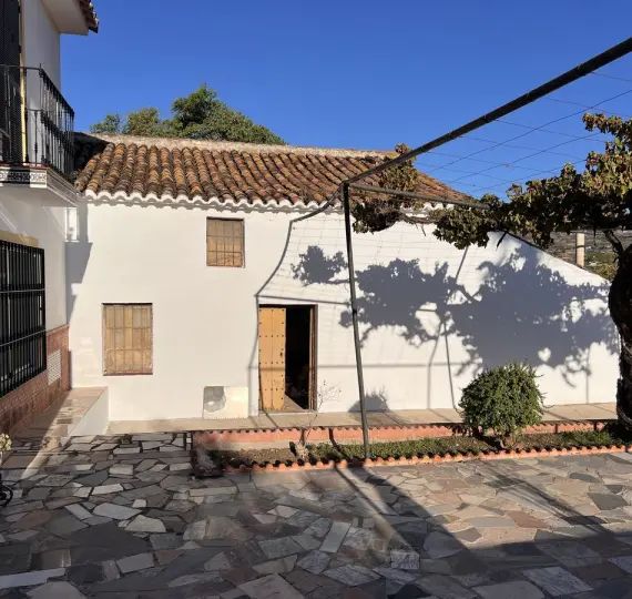 Sale of finca - cortijo in Pizarra