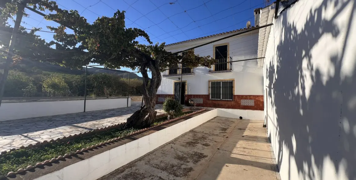 Sale of finca - cortijo in Pizarra 8