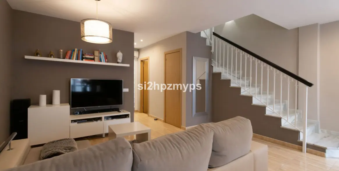 Sale of townhouse in Torrox 12