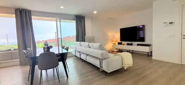 Penthouse R4901587 3