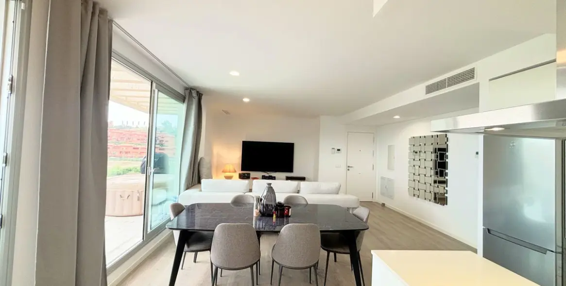 Sale of penthouse in Estepona 7