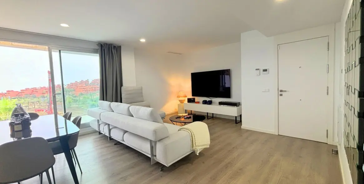 Sale of penthouse in Estepona 8