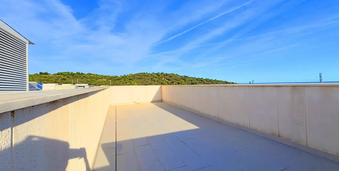 Sale of penthouse in Estepona 12