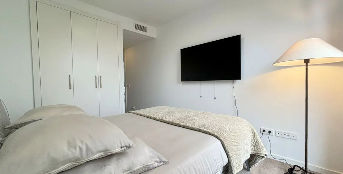 Sale of penthouse in Estepona 14