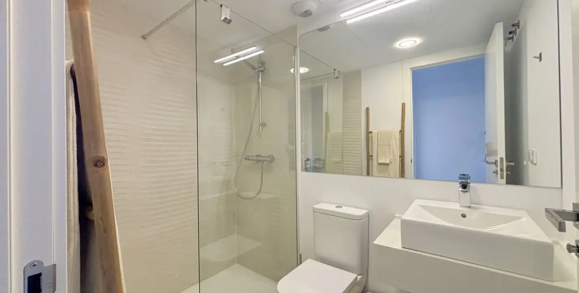 Sale of penthouse in Estepona 18