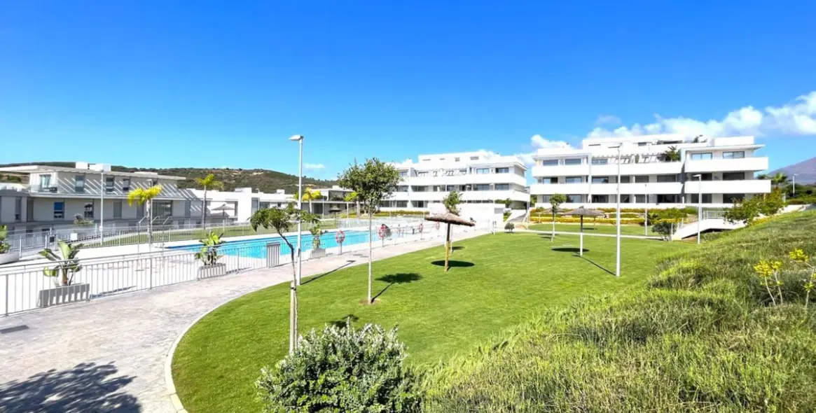 Sale of penthouse in Estepona 23