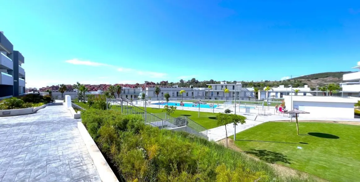 Sale of penthouse in Estepona 24