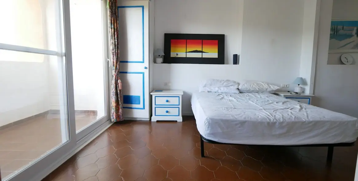 Продажа апартаментов на среднем этаже в Puerto de Cabopino 3