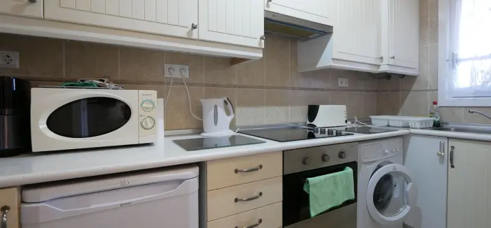 Sale of middle floor apartment in Puerto de Cabopino 3